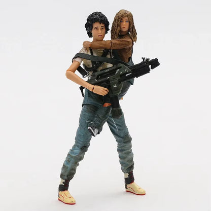 NECA Aliens Ellen Ripley Rescuing Newt Deluxe 7In Action Figure Set
